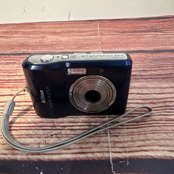 Nikon Coolpix L18 8MP 3X Zoom Compact Digital Camera Blue - Parts - Picture 2 of 7